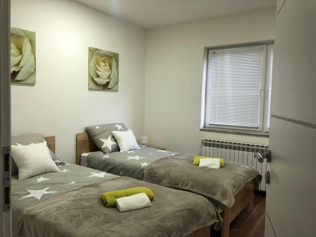 Apartman Danijela Otocac Exterior photo
